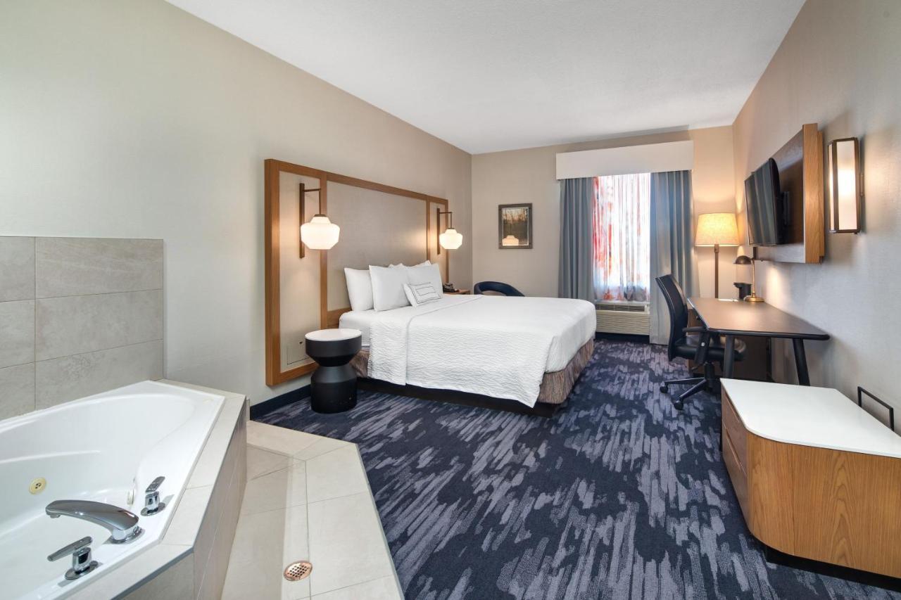 Hotel Fairfield By Marriott Toronto