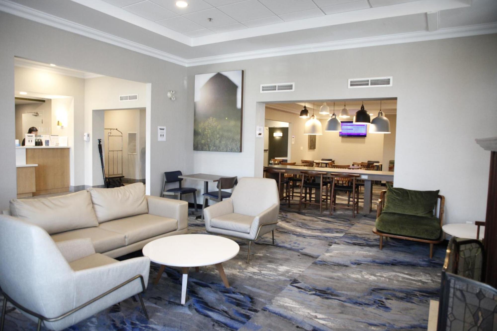 Fairfield By Marriott Toronto 3*