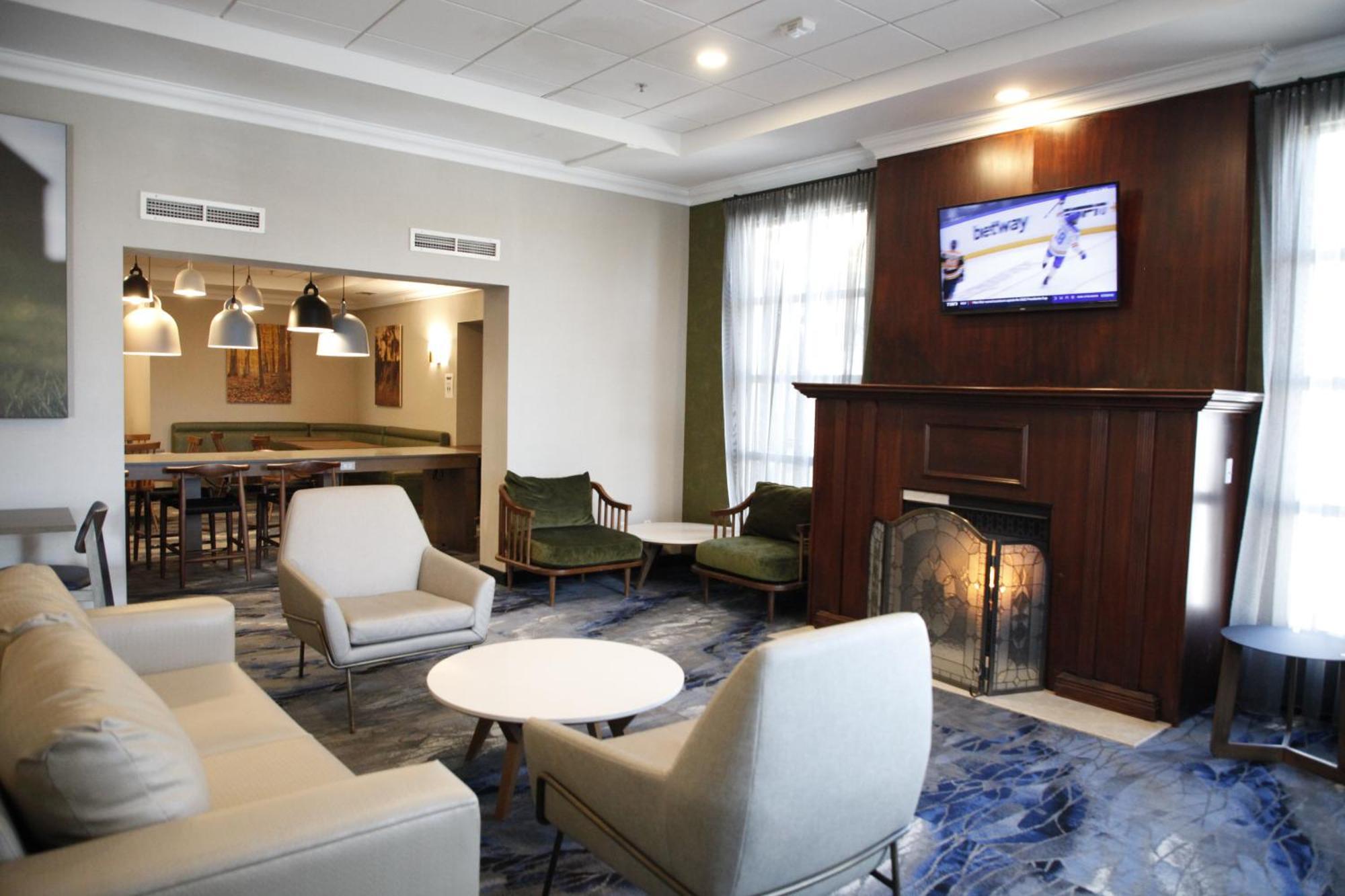 Hotel Fairfield By Marriott Toronto